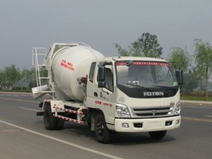 120马力 4×2 混凝土搅拌运输车(CLW5090GJB3)