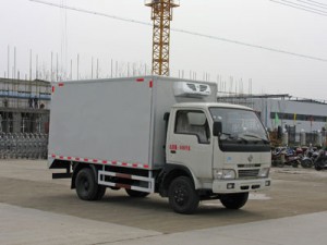 90马力 4×2 冷藏车(CLW5050XLC3)