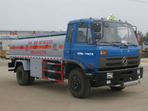 185马力 4×2 运油车(CLW5140GYYT3)