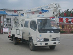 90马力 4×2 折臂式高空作业车(CLW5040JGKZ3)