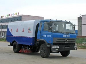 180马力 4×2 扫路车(CLW5160TSL3)