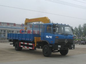 180马力 4×2 随车起重运输车(CLW5120JSQT3)