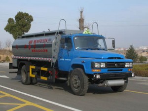160马力 4×2 化工液体运输车(CLW5100GHYT3)
