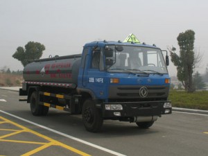 185马力 4×2 化工液体运输车(CLW5111GHYT3)